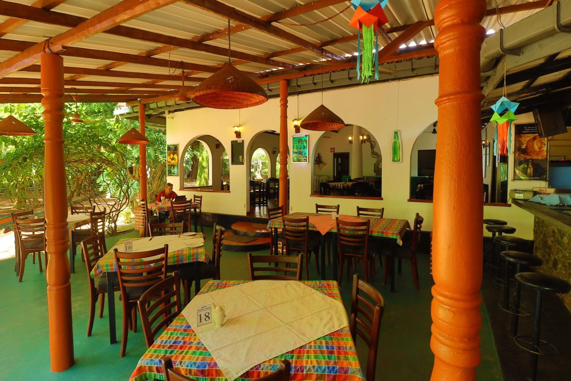 Hotel Susantha Garden Бентота Екстериор снимка